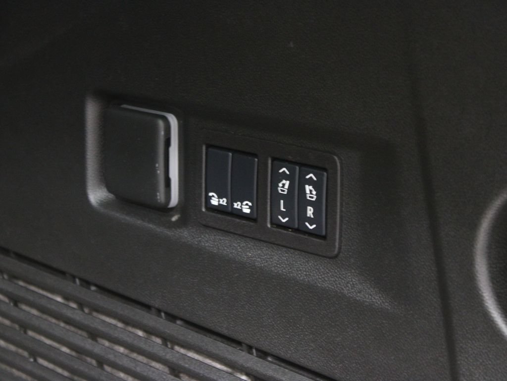 Used 2026 GMC Yukon AT4 Ultimate AWD/4WD image 53