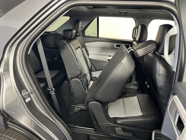 Used 2023 Ford Explorer XLT w/ XLT Sport Appearance Package image 39