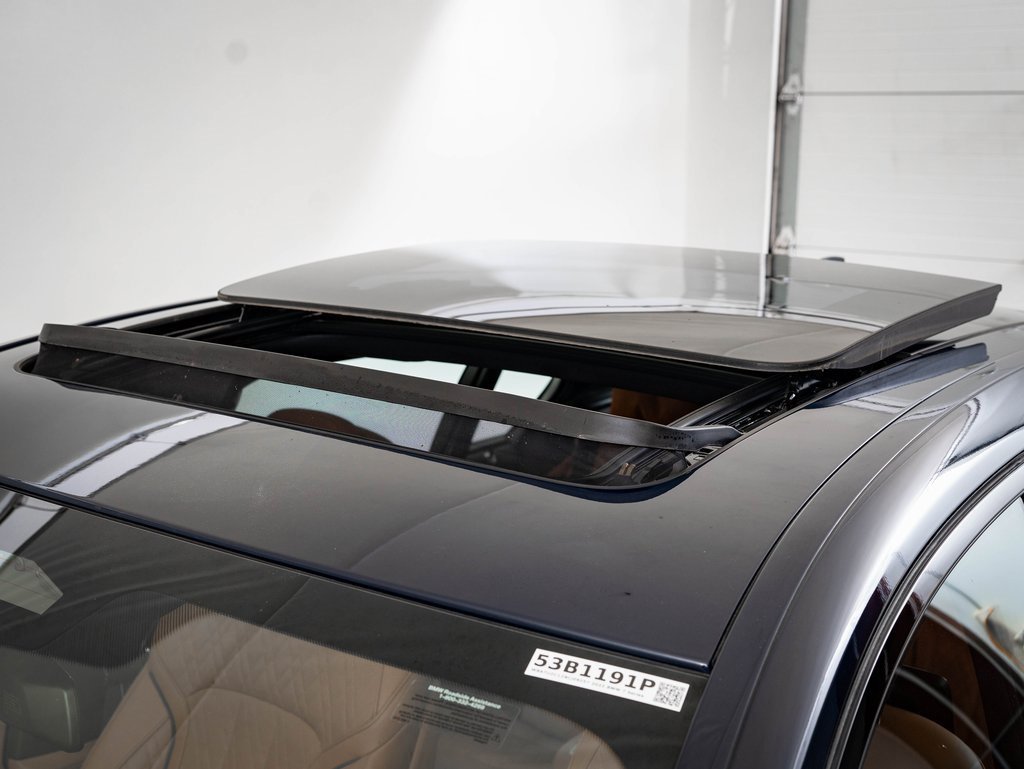 Used 2022 BMW ALPINA B7 xDrive image 14