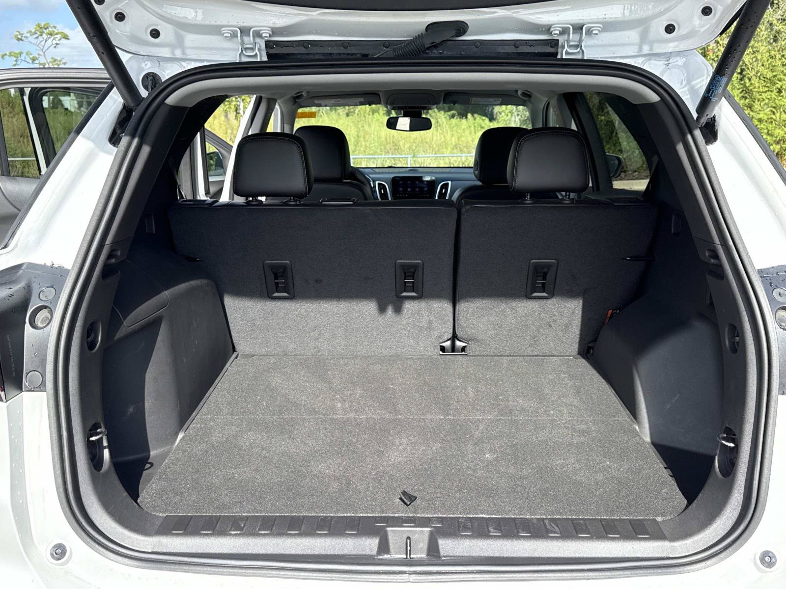 Used 2023 Chevrolet Equinox Premier FWD image 32