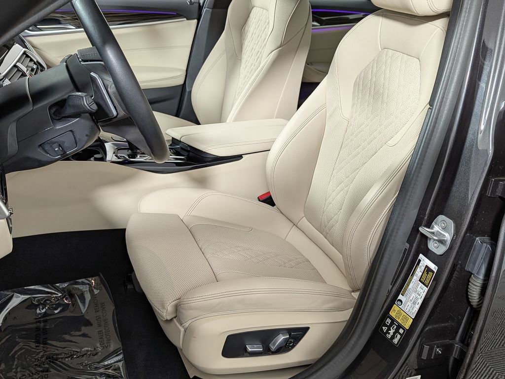 Certified 2022 BMW 530i xDrive w/ Convenience Package image 18