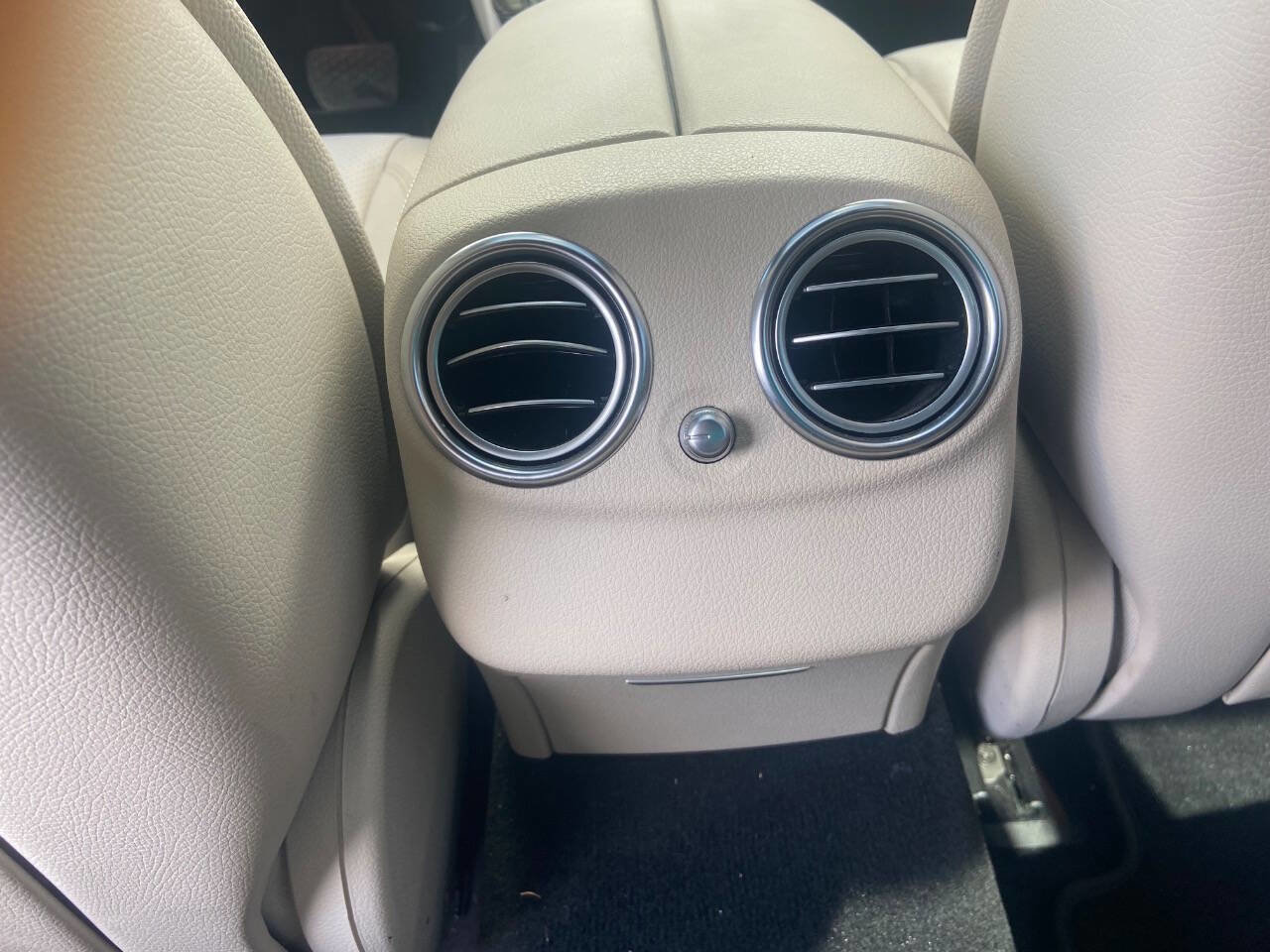 Used 2017 Mercedes-Benz E 300 image 11