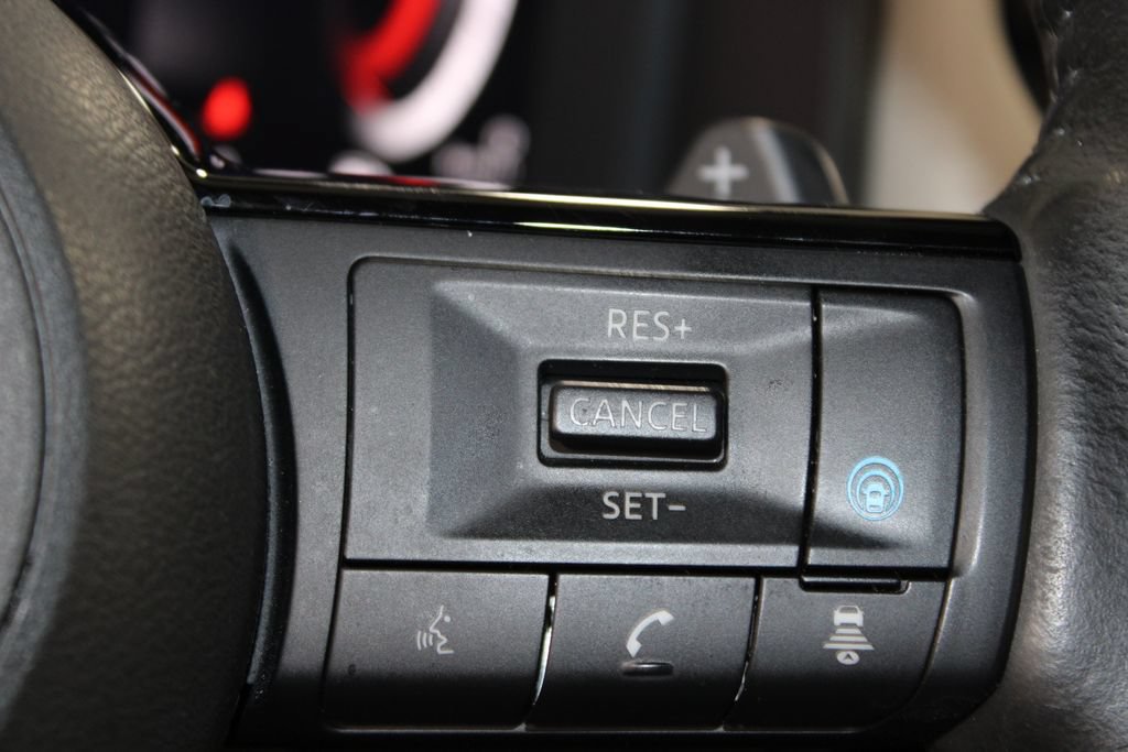 Used 2024 Nissan Rogue SL FWD image 22