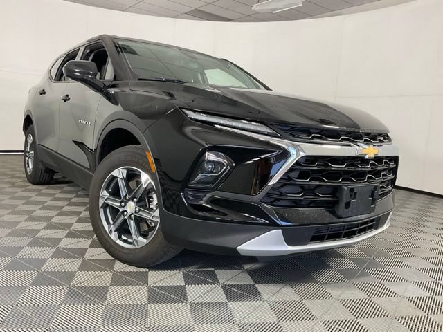Used 2025 Chevrolet Blazer LT AWD/4WD image 42