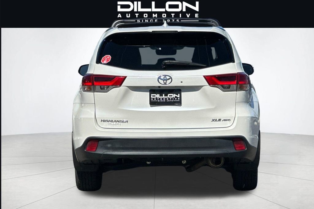 Used 2018 Toyota Highlander XLE AWD/4WD image 5