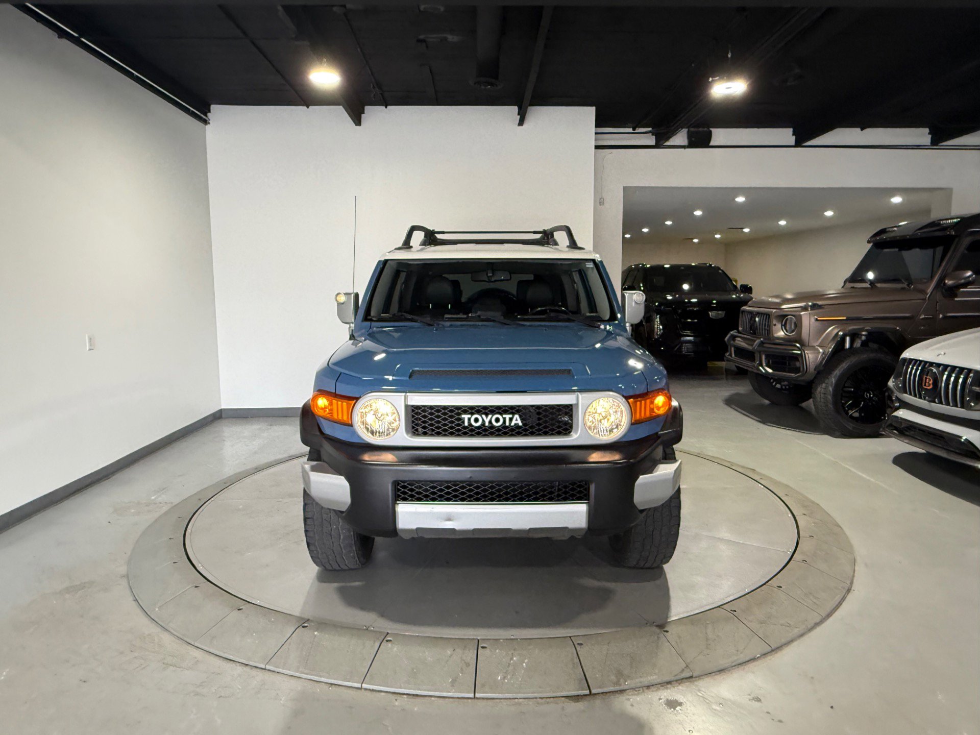 Used 2013 Toyota FJ Cruiser 4WD w/ Convenience Pkg image 6