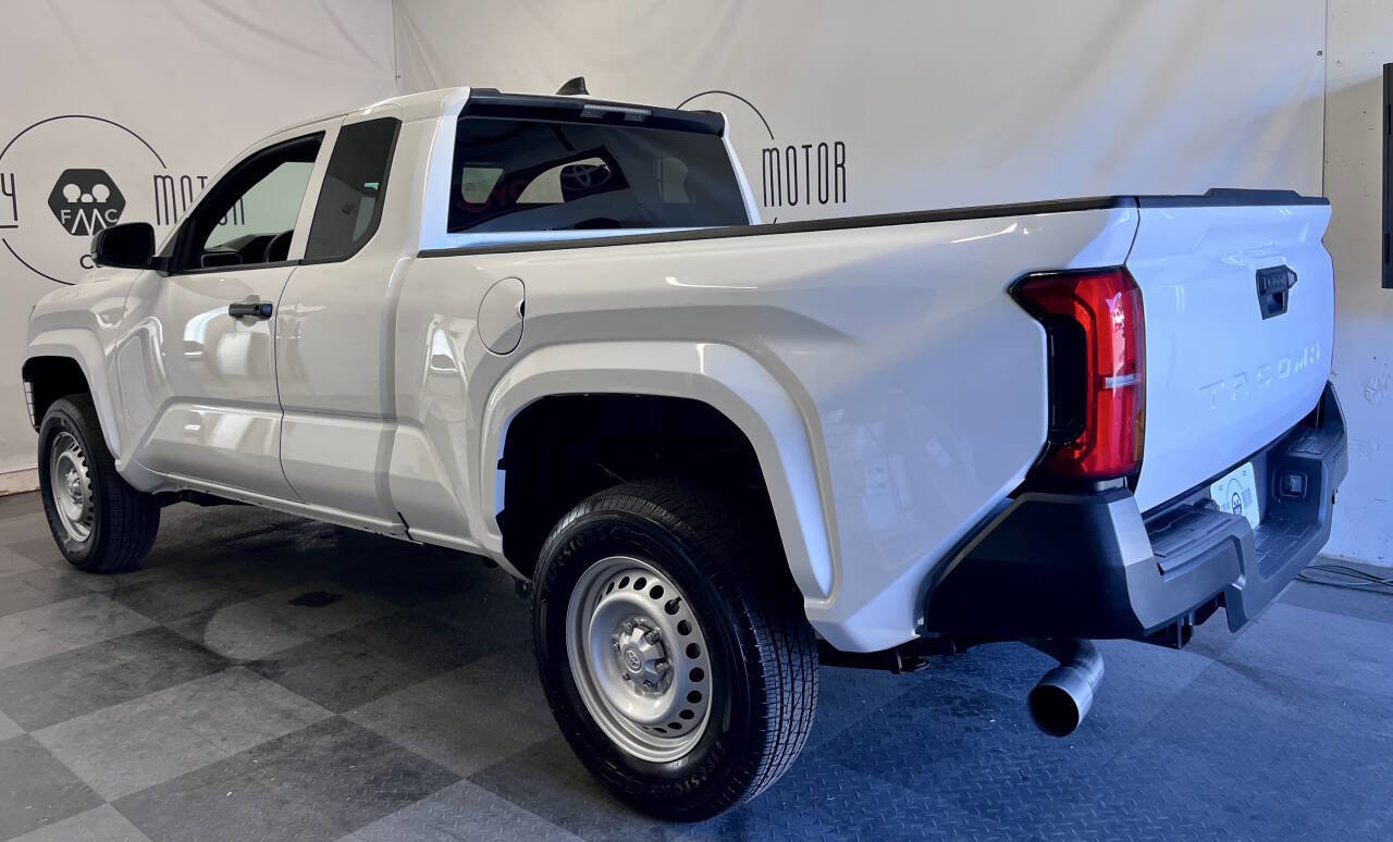 Used 2024 Toyota Tacoma SR image 5