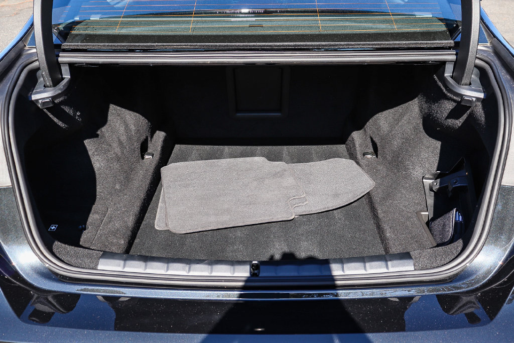 Certified 2026 BMW 740i RWD image 25