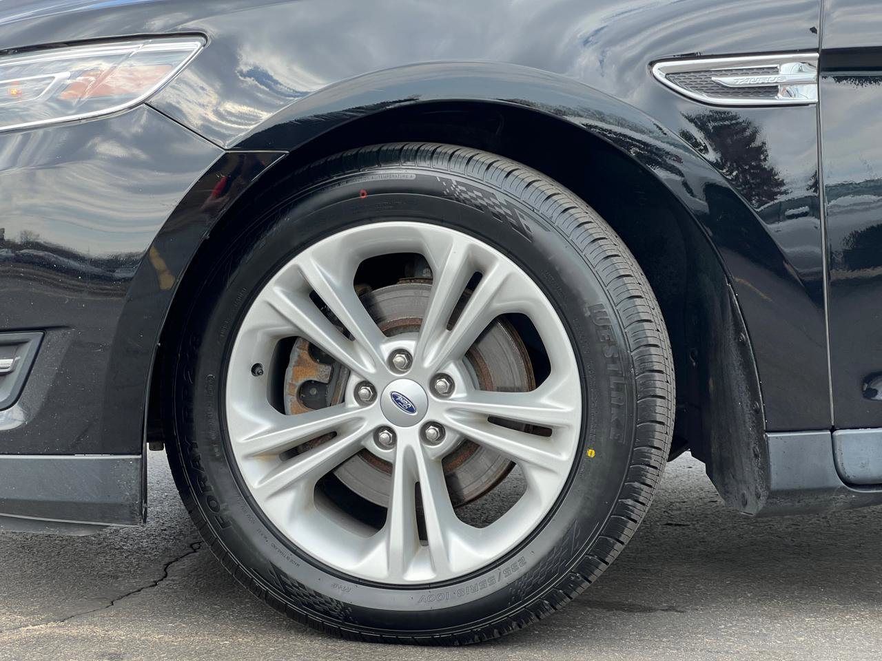 Used 2017 Ford Taurus SEL FWD image 42