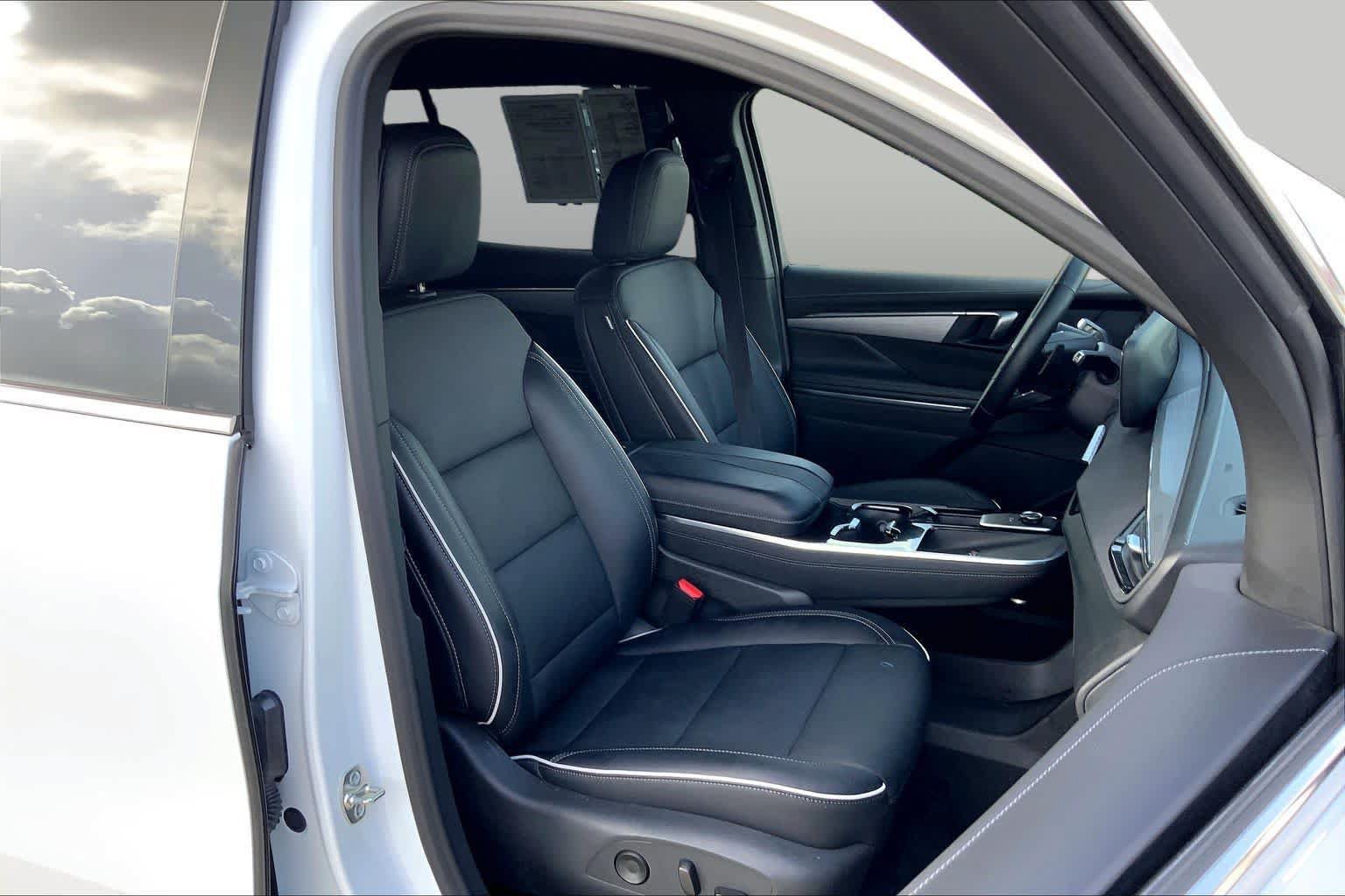 Certified 2026 Buick Enclave Preferred FWD image 9