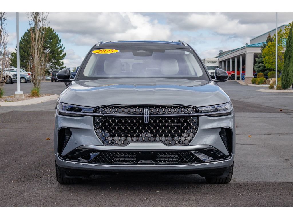 Used 2025 Lincoln Nautilus Black Label AWD/4WD image 8