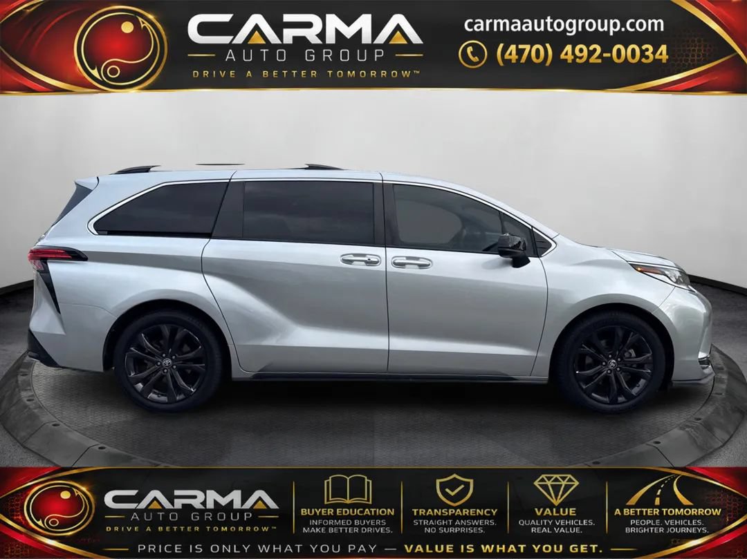 Used 2022 Toyota Sienna XSE FWD image 6