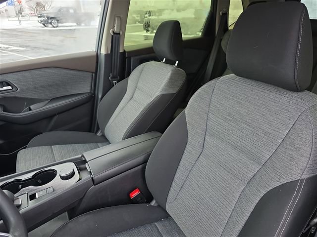 Used 2023 Nissan Rogue SV image 17