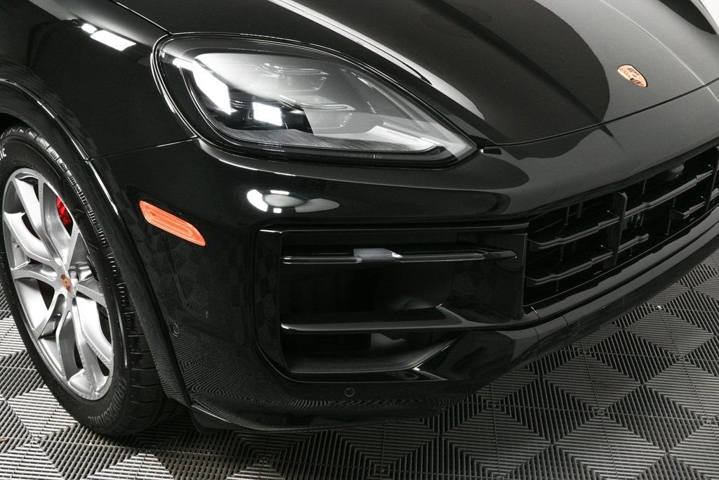 Used 2025 Porsche Cayenne S image 45
