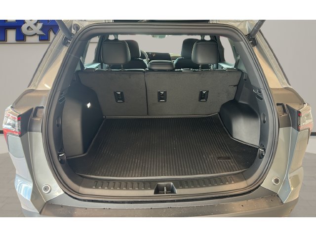 New 2027 Chevrolet Equinox LT w/ Convenience Package II FWD image 17