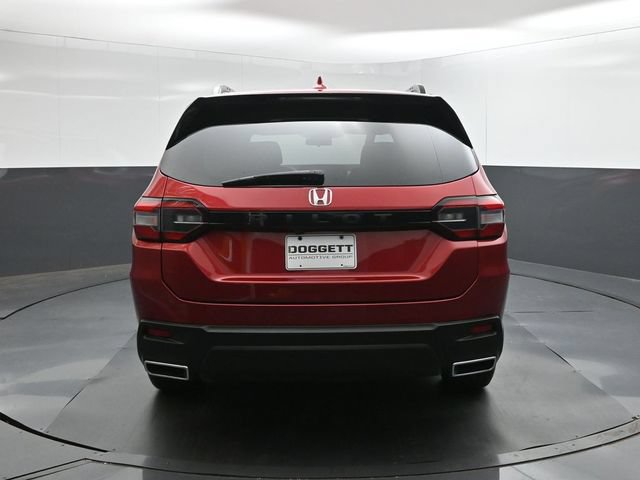 Used 2025 Honda Pilot Sport image 5