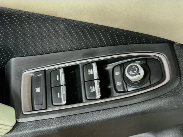 Used 2020 Subaru Ascent Limited AWD/4WD image 17