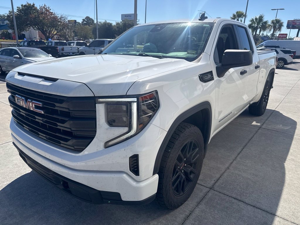 Used 2023 GMC Sierra 1500 Pro w/ Graphite Edition AWD/4WD image 5