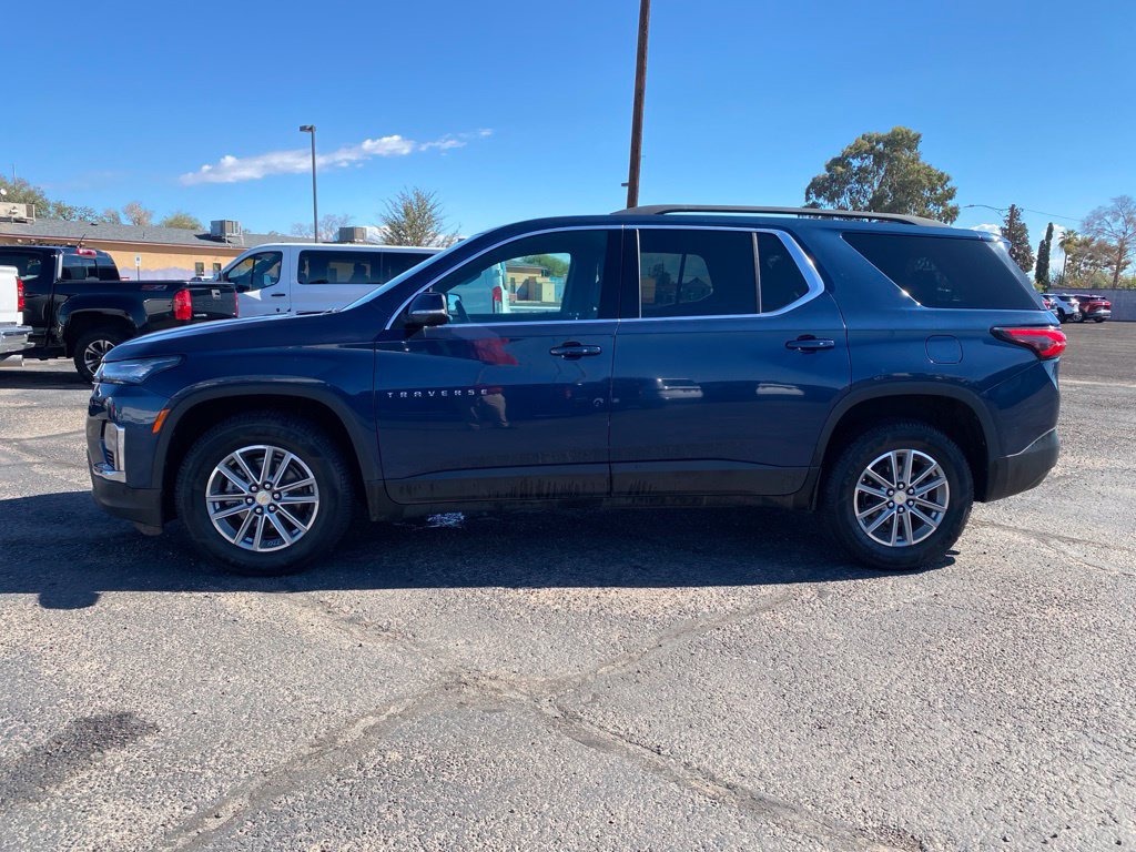 Used 2023 Chevrolet Traverse LT FWD image 3