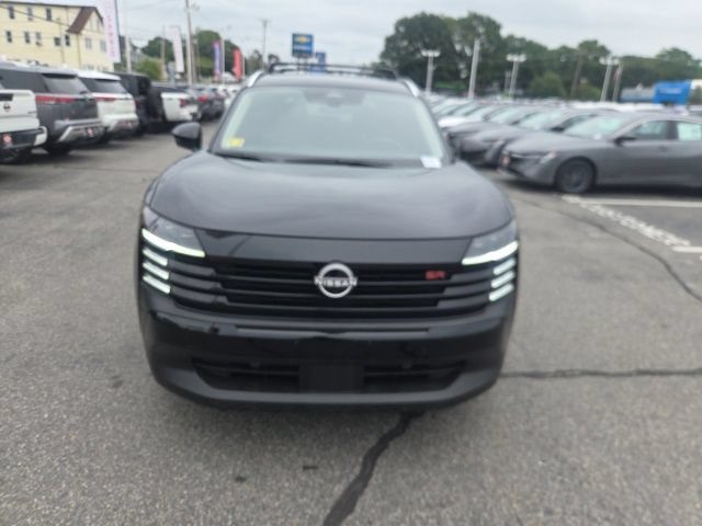 Used 2026 Nissan Kicks SR w/ Cold Weather Package AWD/4WD image 2