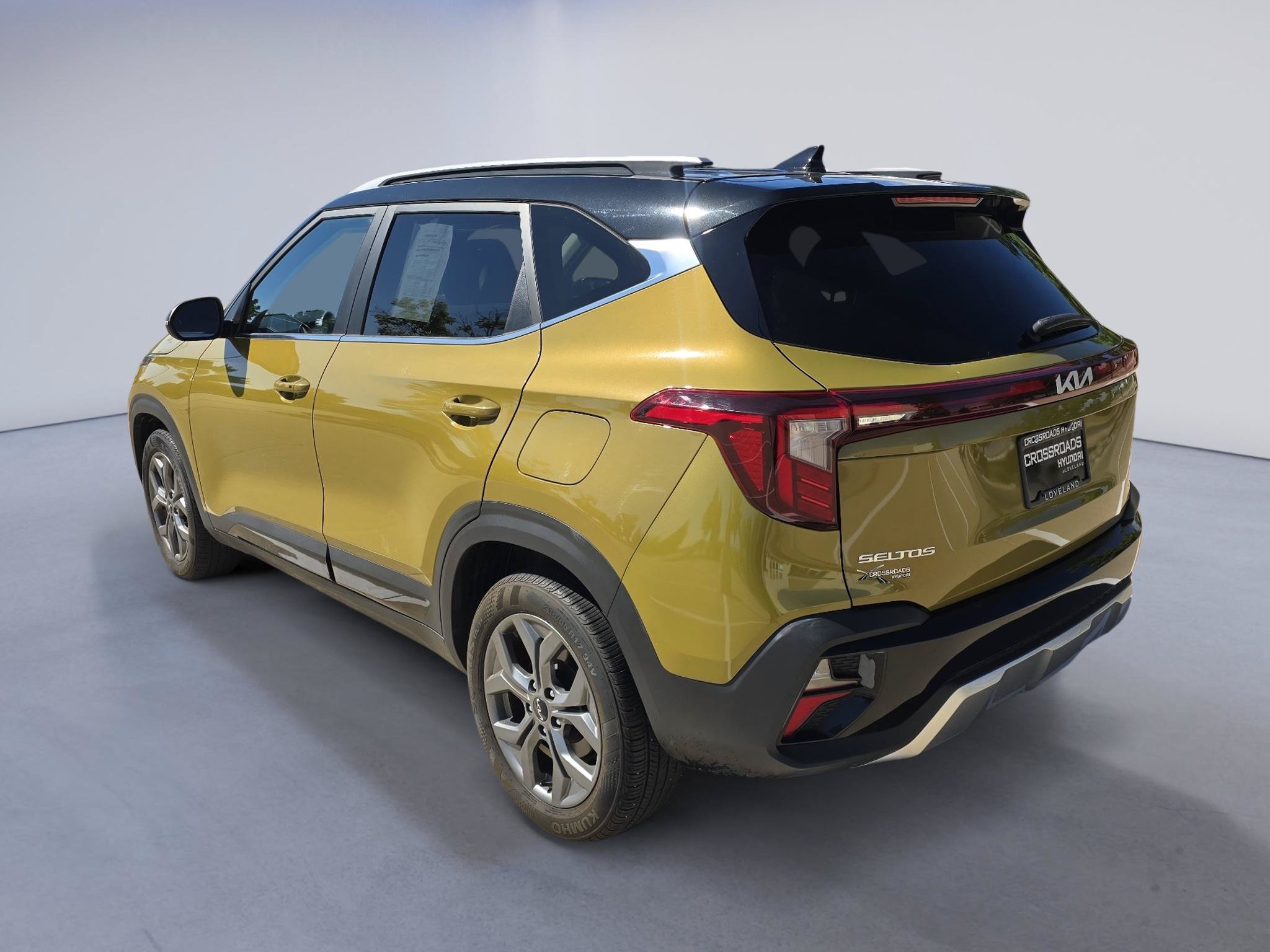 Used 2024 Kia Seltos S AWD/4WD image 3