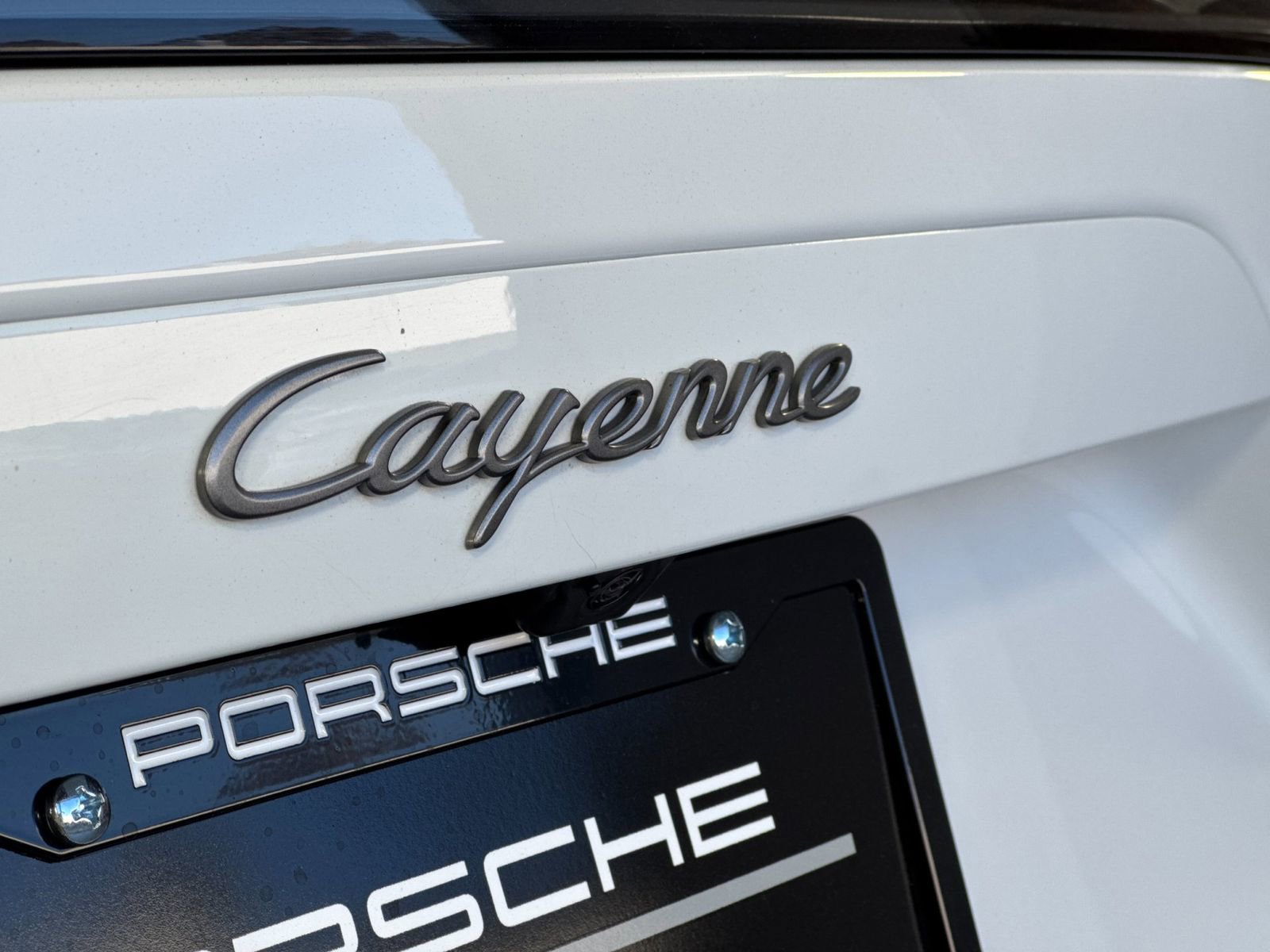 Certified 2023 Porsche Cayenne Platinum Edition image 34