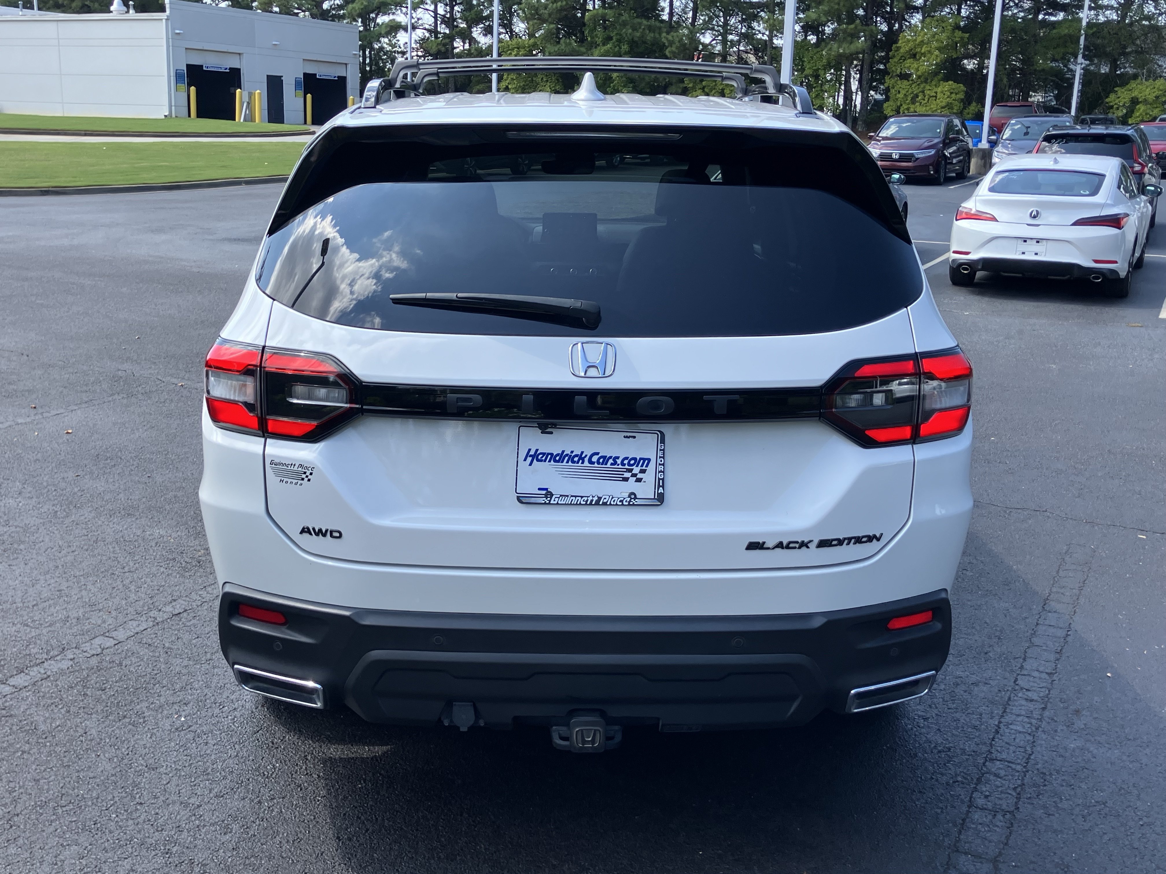 Certified 2025 Honda Pilot Black Edition image 9