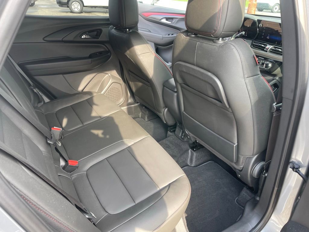 Used 2025 Chevrolet TrailBlazer RS w/ Convenience Package image 17
