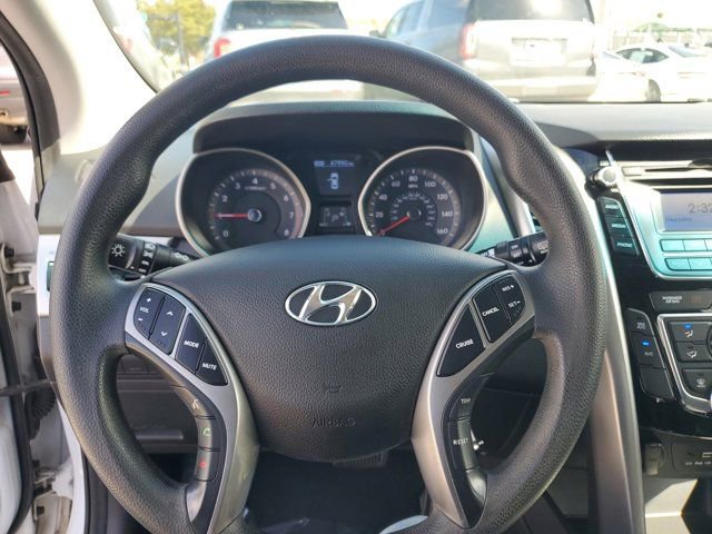 Used 2017 Hyundai Elantra GT image 16