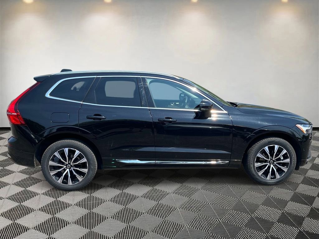 Certified 2023 Volvo XC60 B5 Plus AWD/4WD image 2