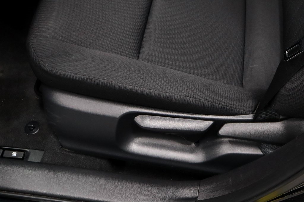 Used 2025 Toyota Corolla LE image 23