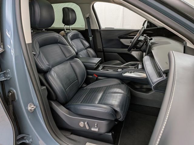 Used 2025 Lincoln Nautilus Reserve image 29