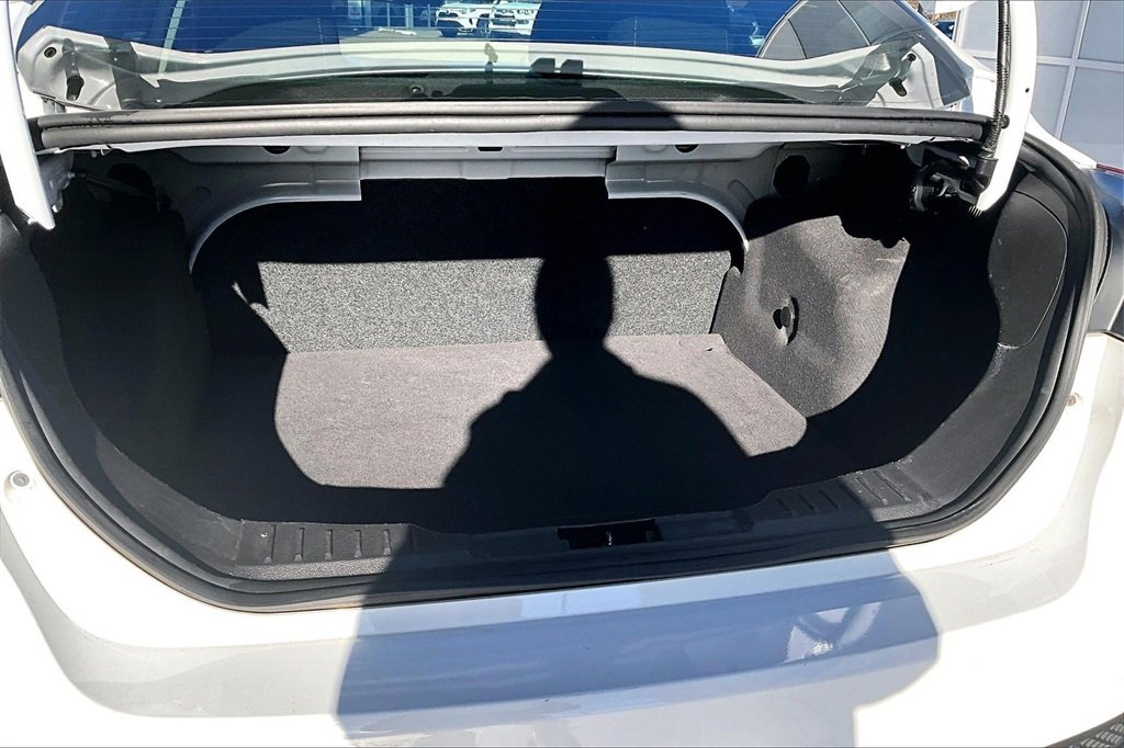 Used 2018 Ford Focus SE w/ SE Appearance Package image 22