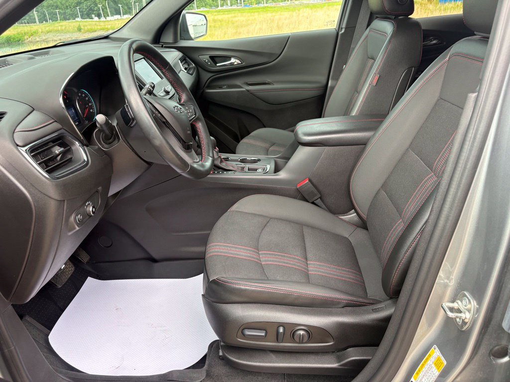 Used 2024 Chevrolet Equinox RS FWD image 16