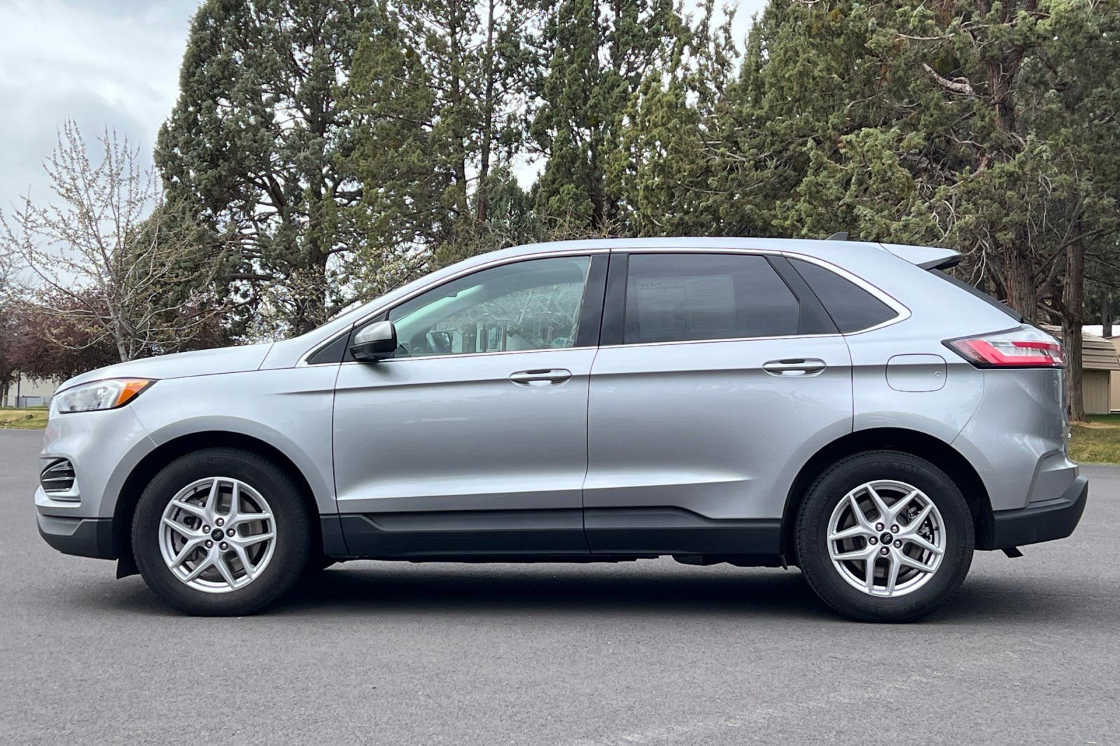 Used 2023 Ford Edge SEL image 7