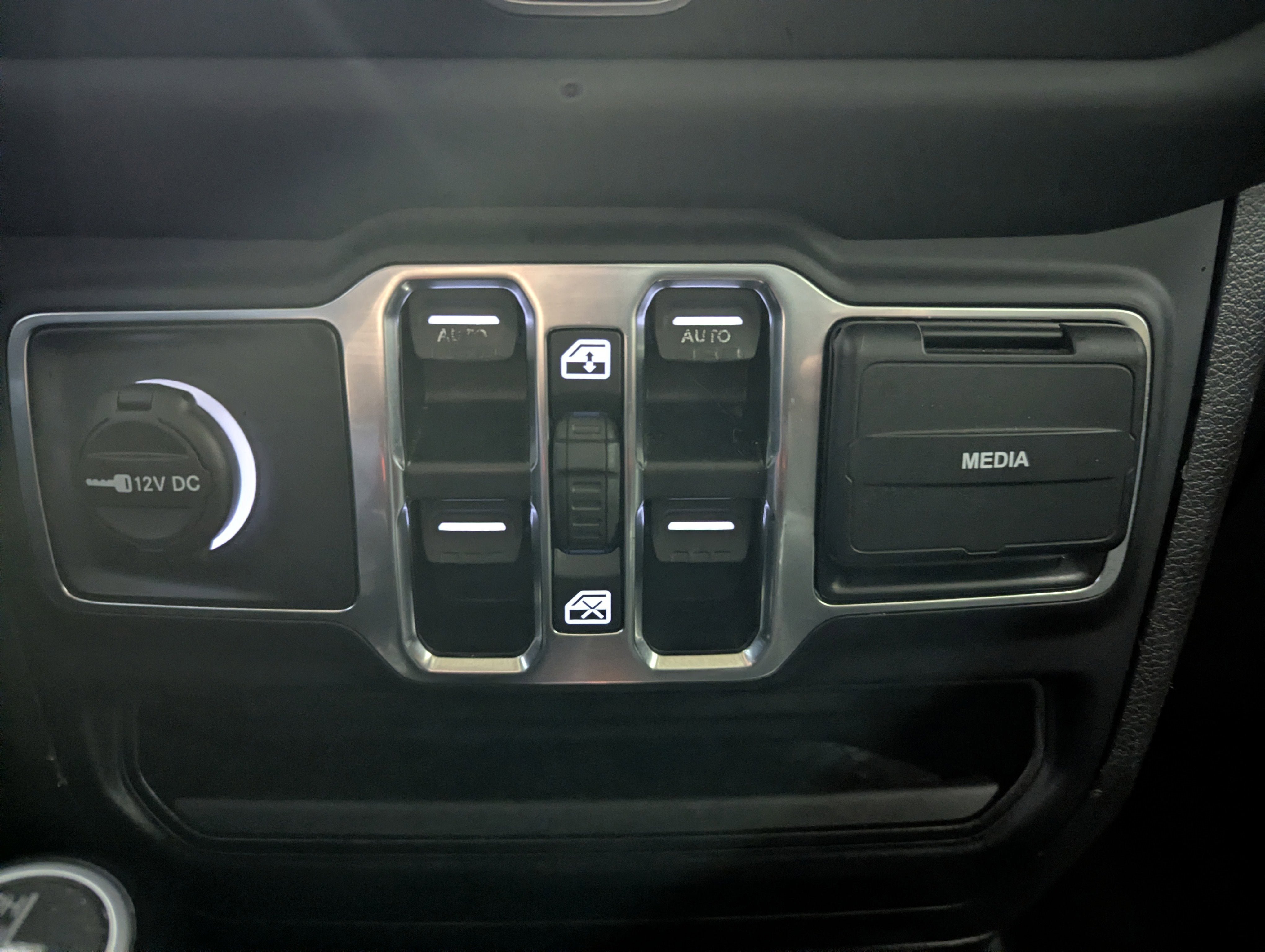 Used 2019 Jeep Wrangler Unlimited Sport S image 19