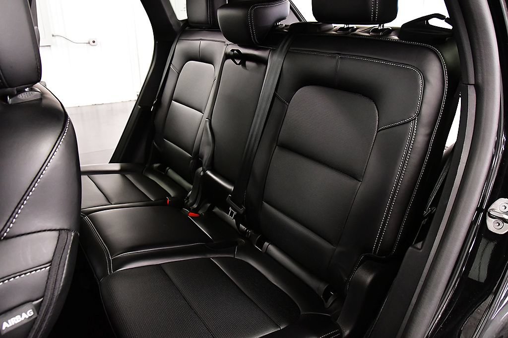 Used 2025 Ford Escape Platinum AWD/4WD image 30
