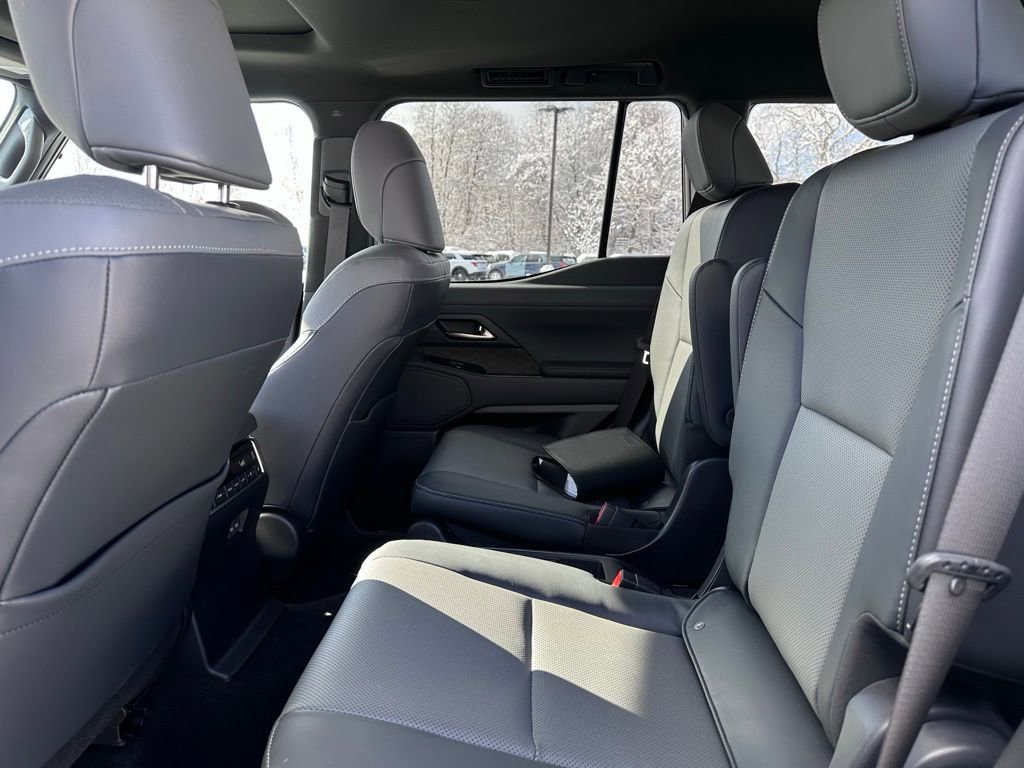 Used 2025 Lexus GX 550 image 22