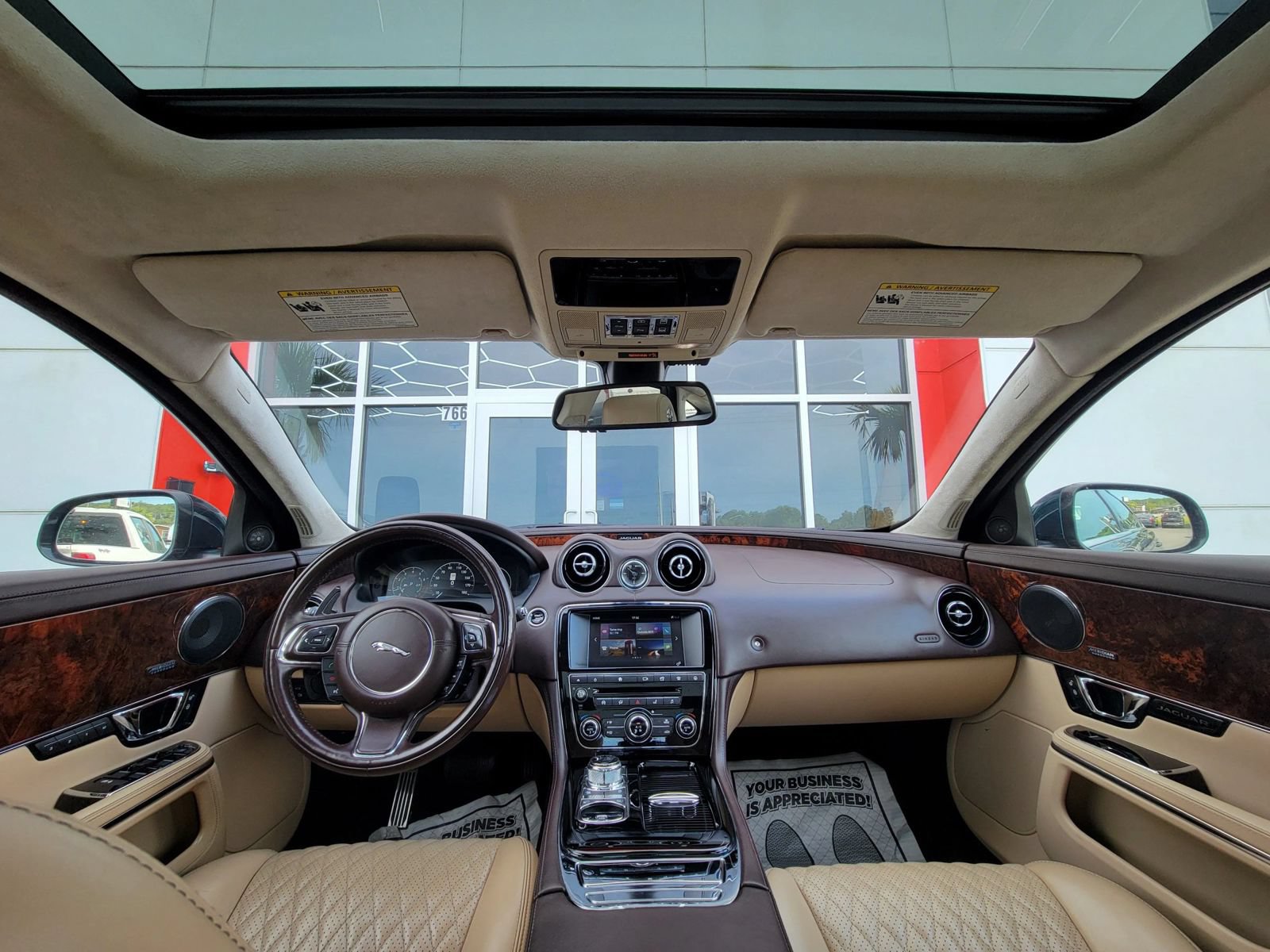 Used 2017 Jaguar XJ L Portfolio AWD/4WD image 9