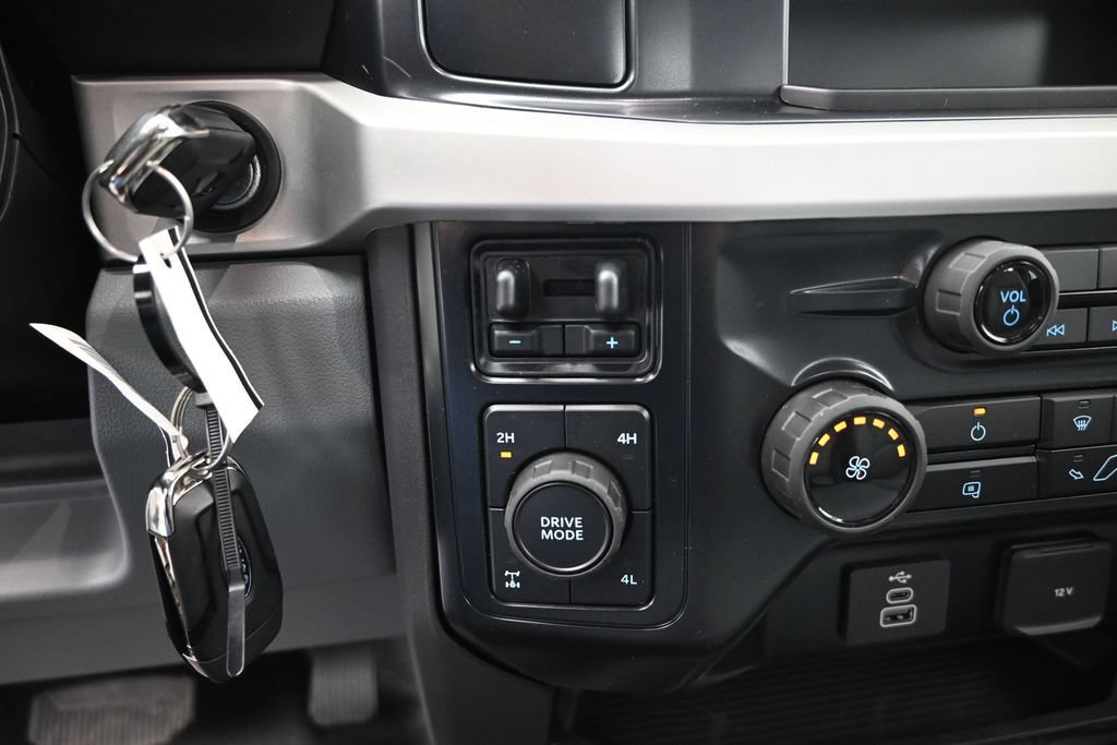 New 2026 Ford F350 XL w/ XL Driver Assist Package AWD/4WD image 15