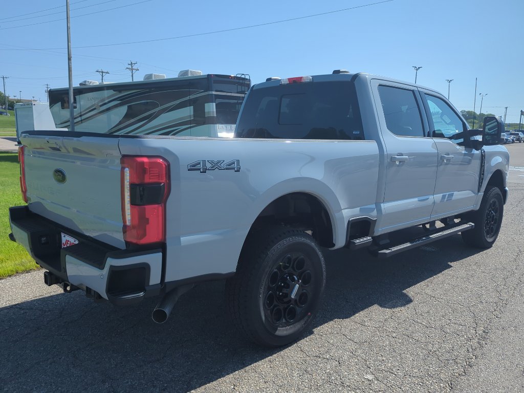 New 2025 Ford F350 XLT image 10