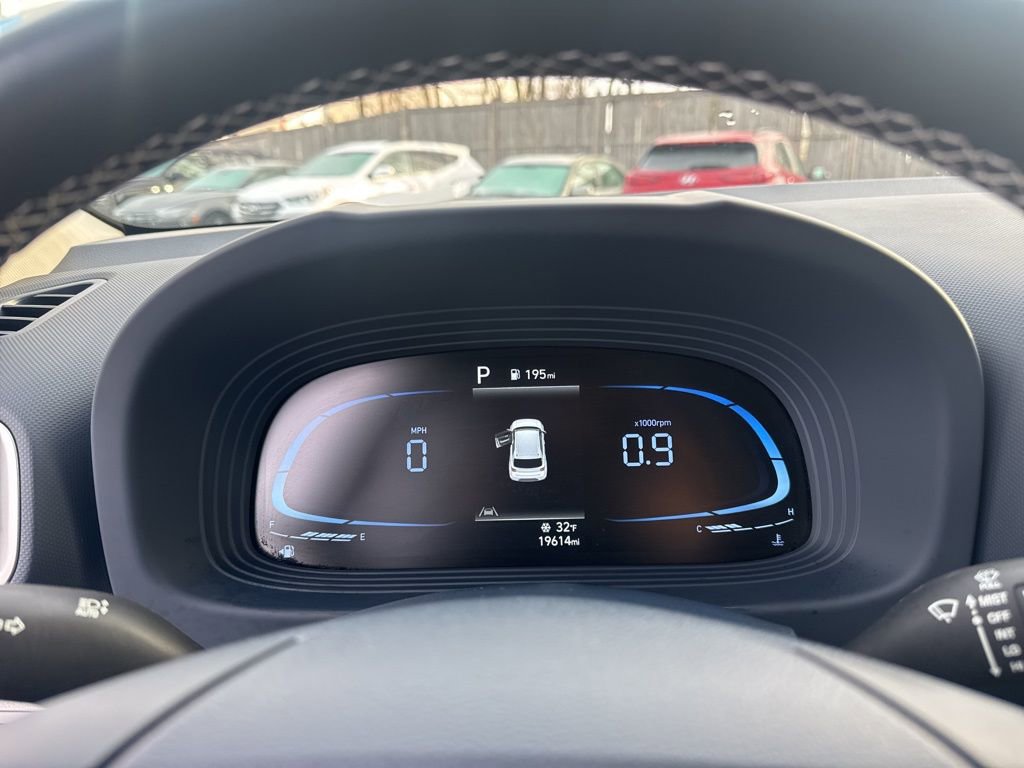 Used 2023 Hyundai Venue Limited w/ Cargo Package image 24