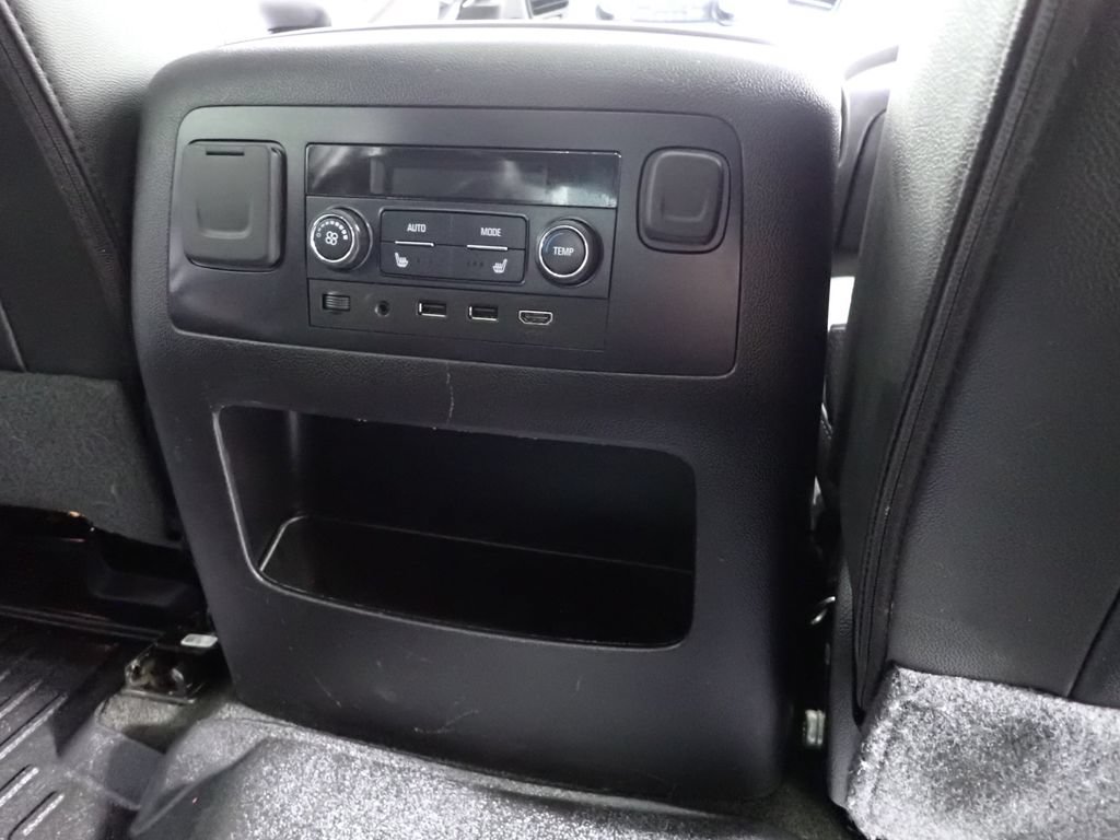 Used 2018 Chevrolet Tahoe Premier AWD/4WD image 43