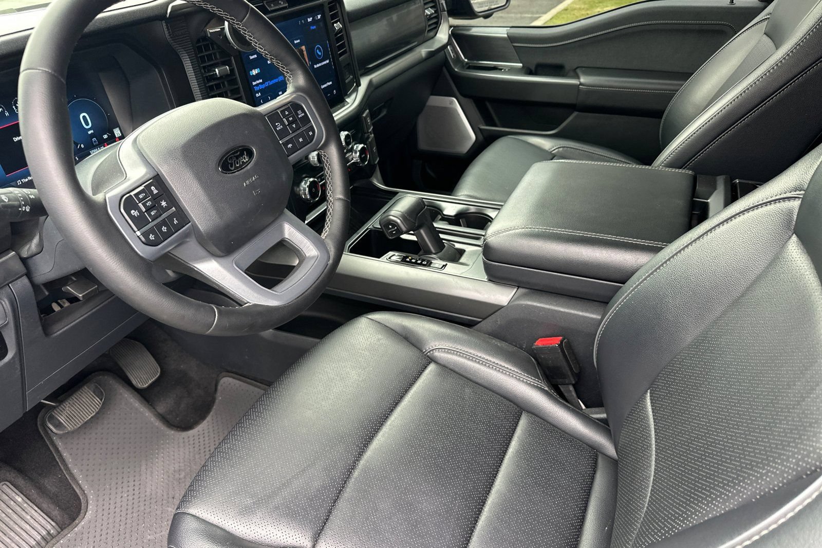 Used 2025 Ford F150 Lariat w/ Equipment Group 502A High AWD/4WD image 9