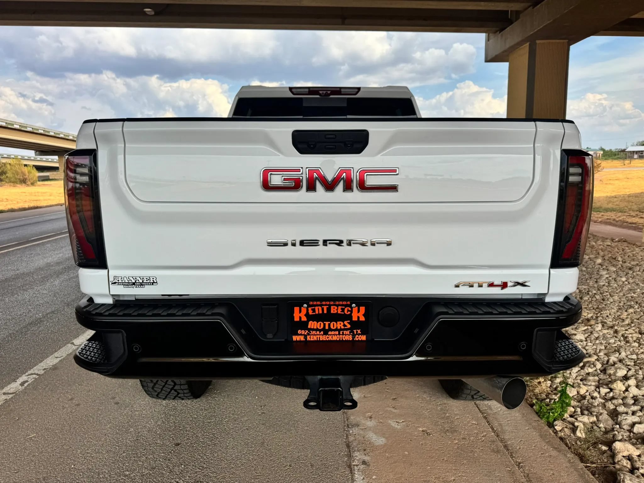 Used 2026 GMC Sierra 2500 AT4X AWD/4WD image 4