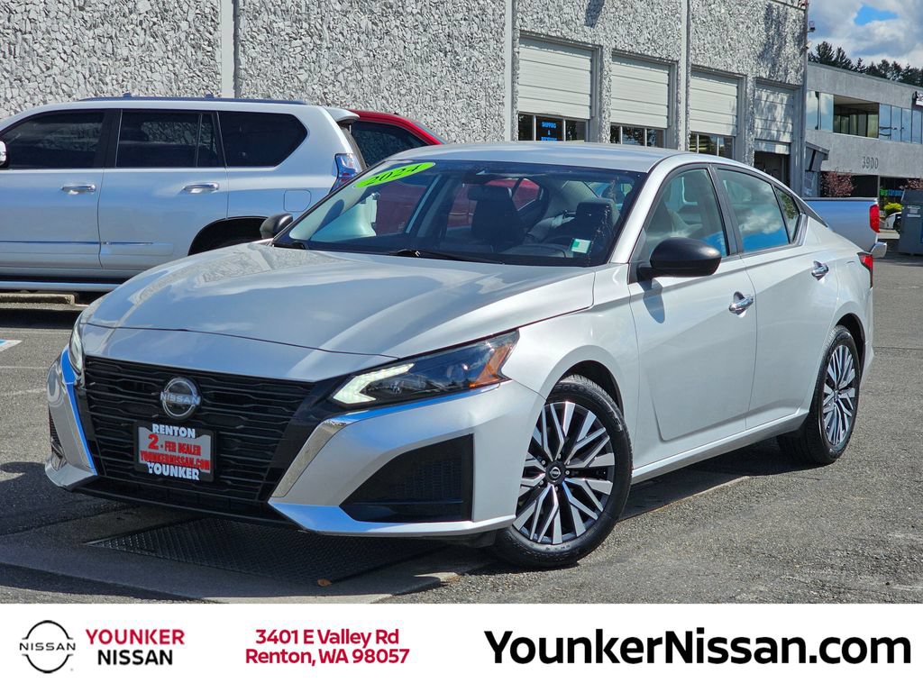 Used 2024 Nissan Altima 2.5 SV