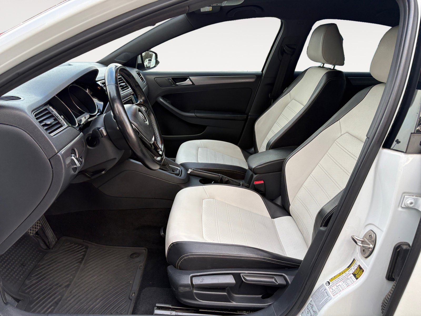 Used 2016 Volkswagen Jetta Sport image 20