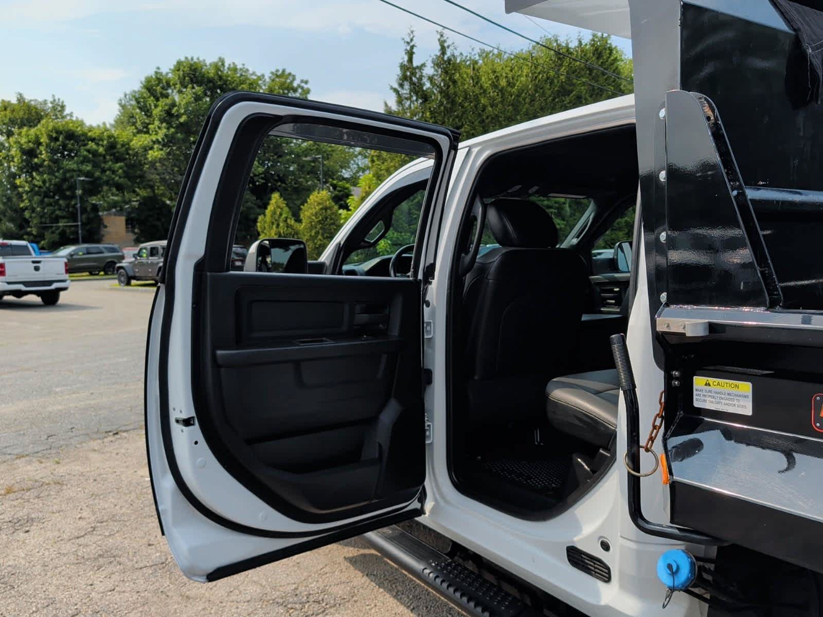 Used 2022 RAM 3500 Tradesman w/ Chrome Appearance Group AWD/4WD image 27