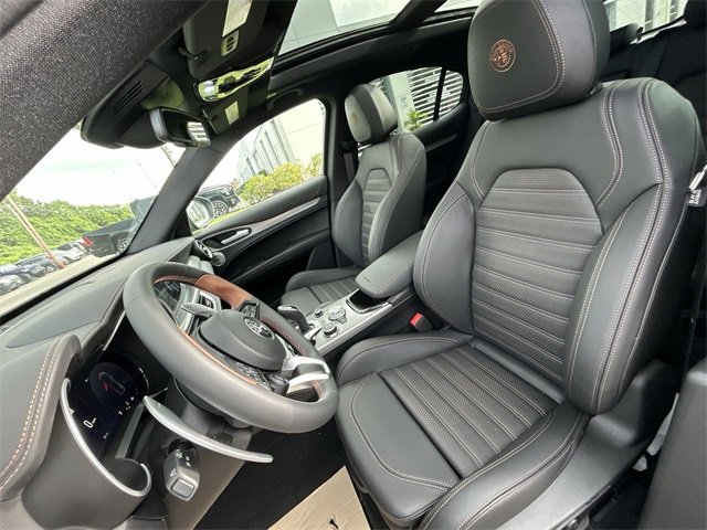 New 2025 Alfa Romeo Stelvio Sprint image 11