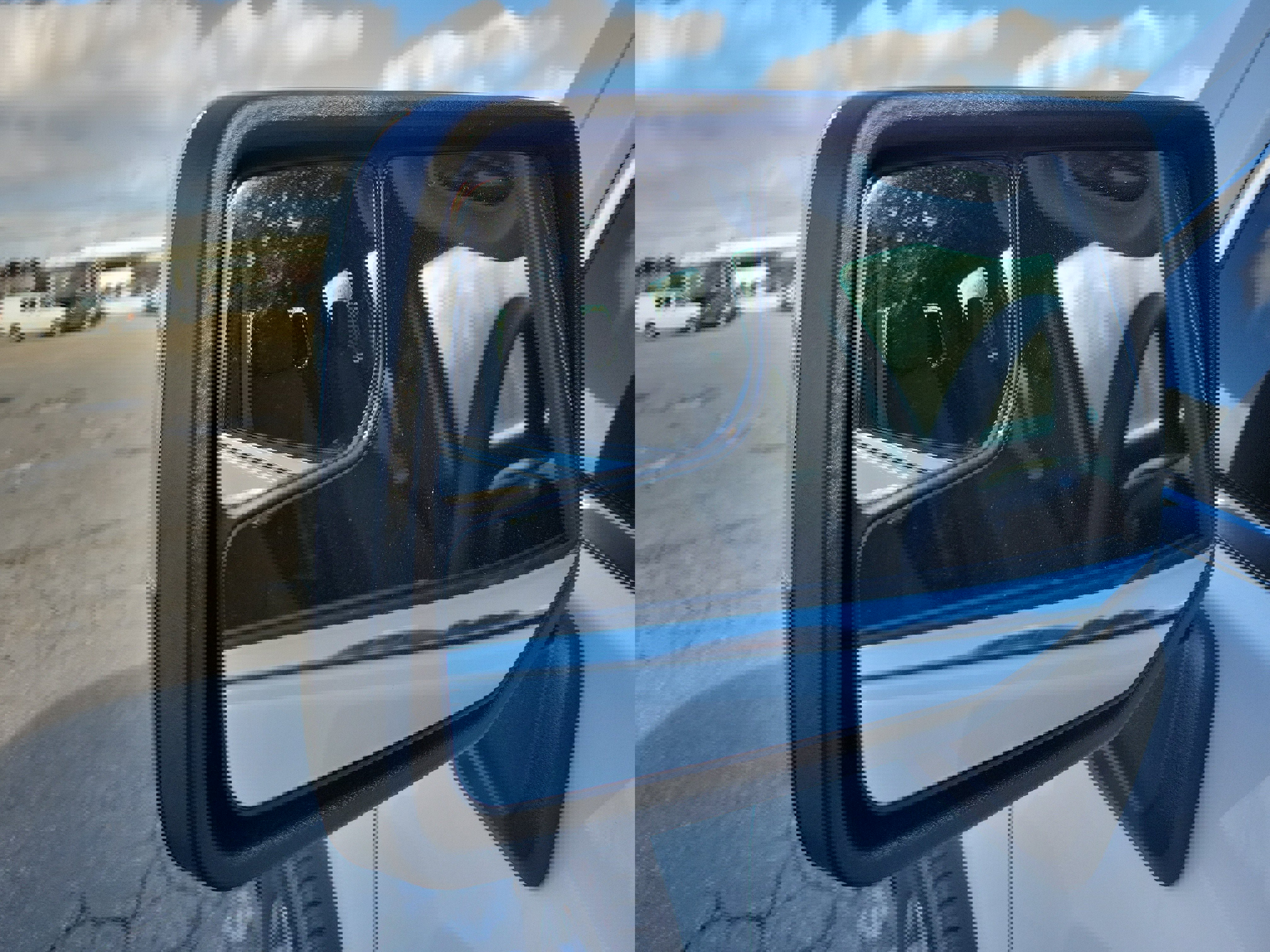 New 2026 GMC Sierra 1500 SLE image 13